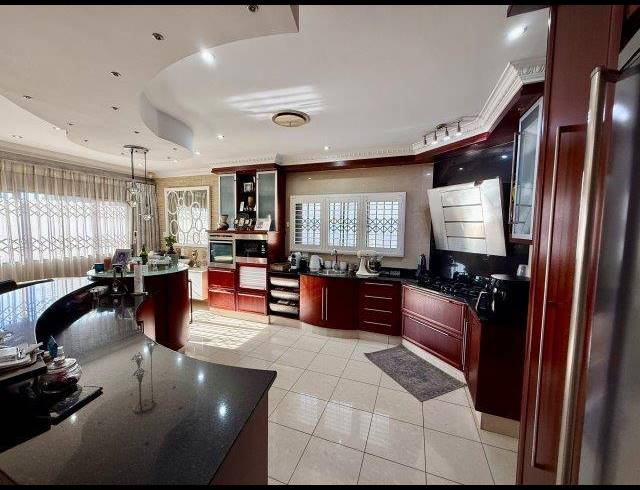 4 BEDROOM TOWNHOUSE FOR SALE IN MALVERN